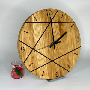 Wanduhr aus Eiche & Abstrakte Epoxidsteifen