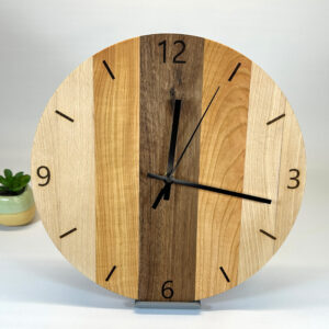 Wanduhr aus Nuss, Kirsche & Buche