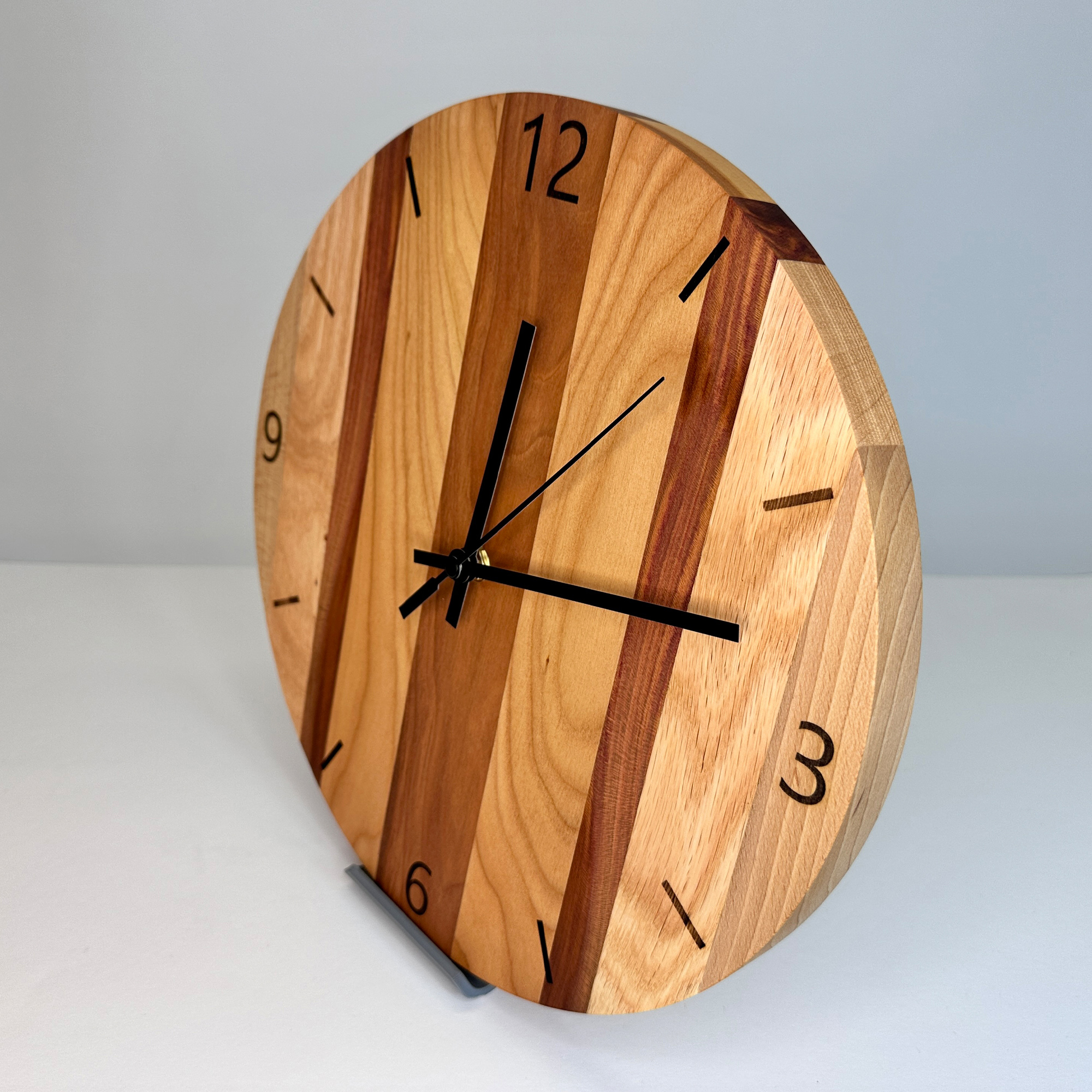 Wanduhr aus Zwetschke, Kirsche, Roteiche und Buche – Bild 5