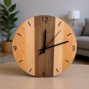 Wanduhr aus Nuss, Buche und Kirsche